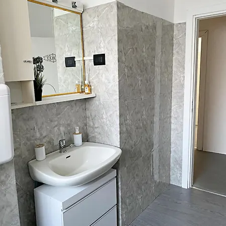 Giulia Per 6 Persone Apartment