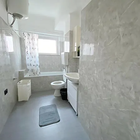 Apartment Giulia Per 6 Persone Monfalcone