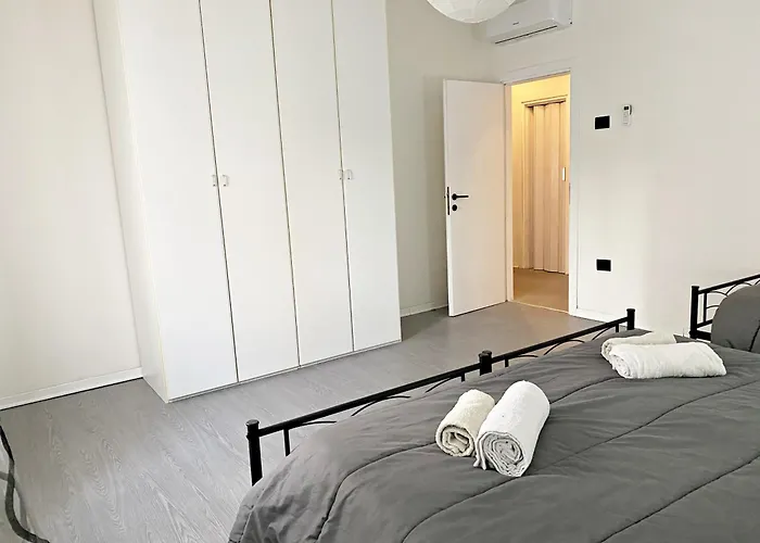 Giulia Per 6 Persone Monfalcone